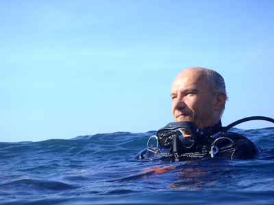 CQT Director and quantum physicist Artur Ekert pictured scuba diving.