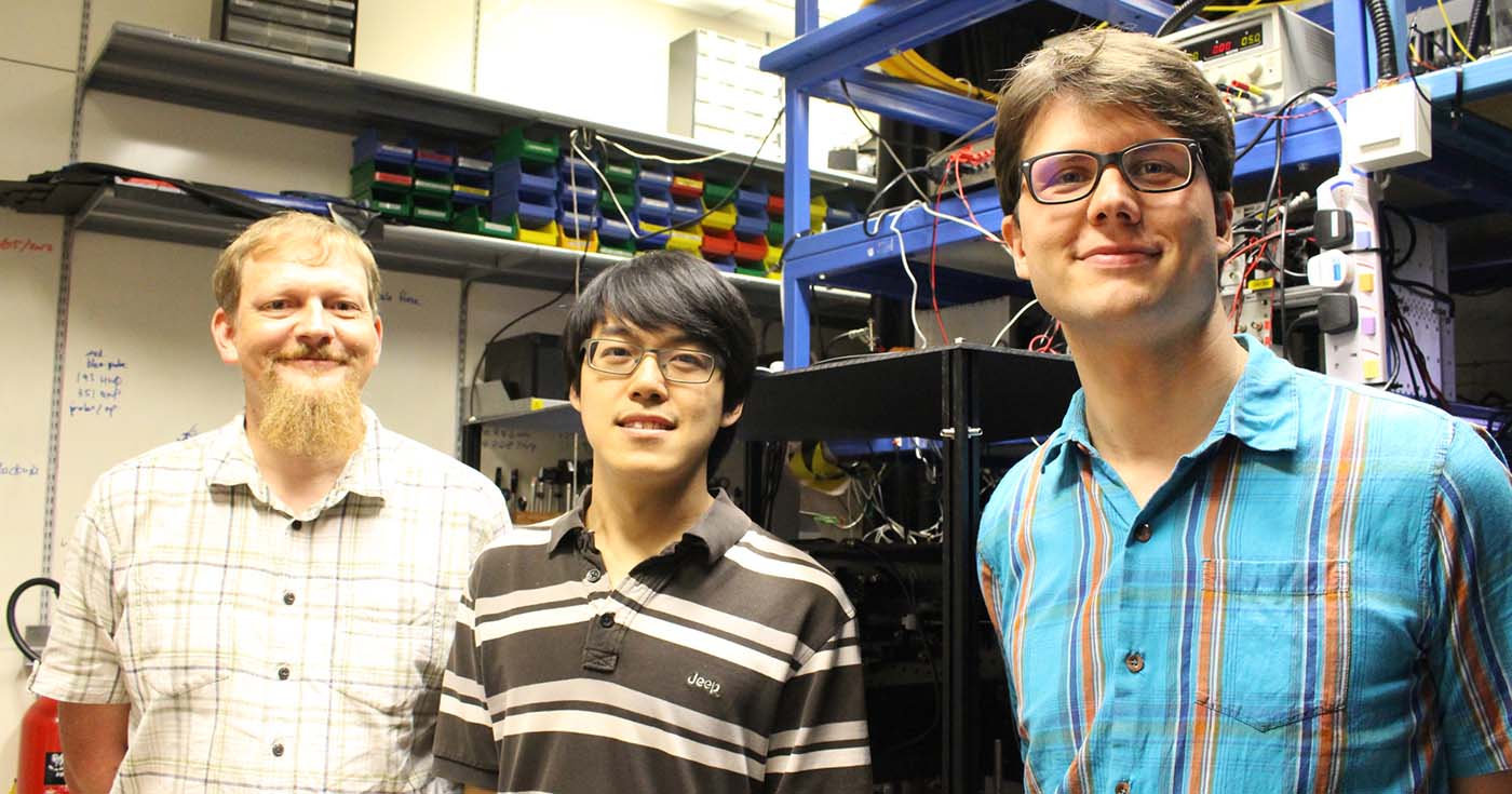 Quantum scientists Christian Kurtsiefer, Wilson Chin Yue Sum and Matthias Steiner
