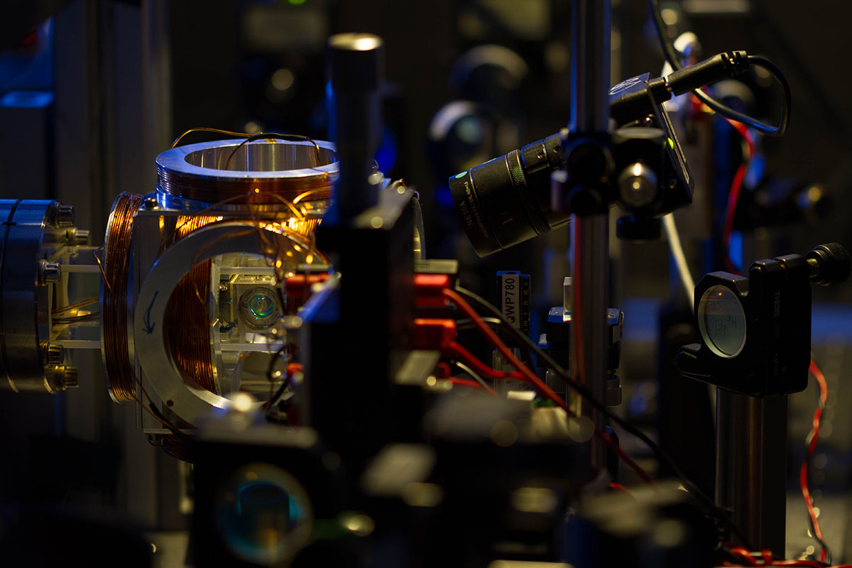Photo of single-atom single-photon experiment at the Centre for Quantum Technologies in Singapore.